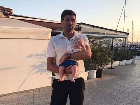 Chùm ảnh: Gerrard dẫn vợ con đi nghỉ mát tại Ibiza