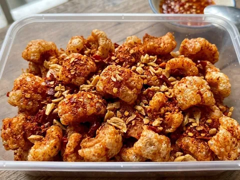 Da heo chiên giòn “lột xác”: 3kg nguyên liệu mới ra 1kg, giá 400.000 đồng/kg vẫn cháy hàng vì lý do bất ngờ