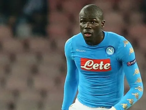 Đại diện của sao Napoli tích cực "thả thính" Chelsea