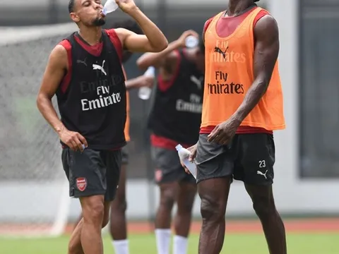 Thượng Hải nóng kỷ lục, sao Arsenal "tiếp nước" liên tục