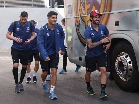 Dàn sao Barca và Real đổ bộ Bernabeu, sẵn sàng cho El Clasico