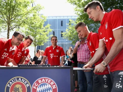 Dàn sao Bayern căng thẳng tột độ với... banh bàn