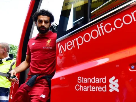 Dàn sao Liverpool đã tới Vicarage Road, chuẩn bị mở tiệc