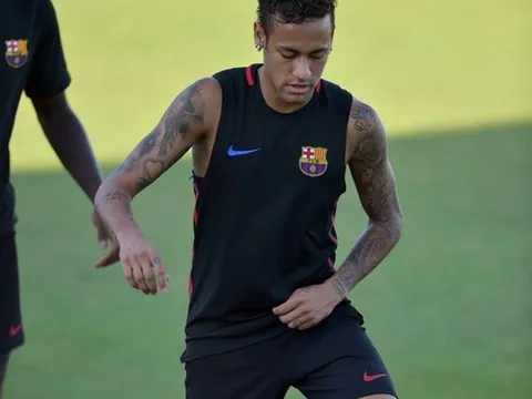 Đánh nhau xong, Neymar làm gì?