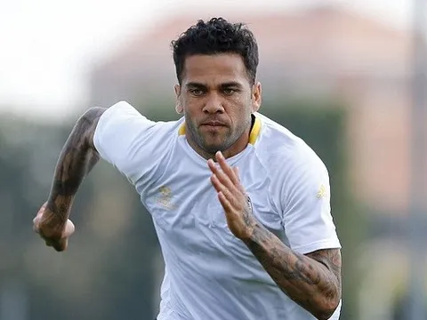 Dani Alves dốc sức, quyết loại đội bóng cũ