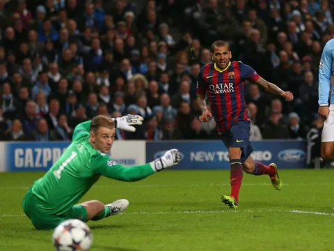Dani Alves: "Tôi tưởng Manchester chỉ có mỗi Man United"