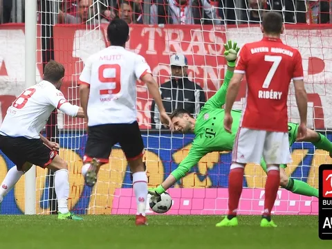 Daniel Brosinski sút penalty nâng tỷ số 2-1 cho Mainz (Bayern Munich 1-2 Mainz 05, vòng 34 Bundesliga)