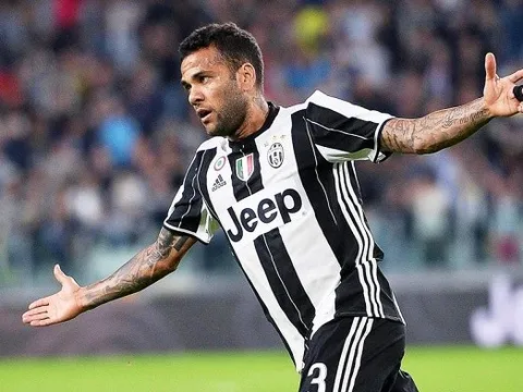 Dẫu đã ra đi, Dani Alves vẫn là 'niềm hy vọng' của Barca