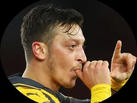 Dấu hiệu Mesut Oezil sẽ ở lại Arsenal