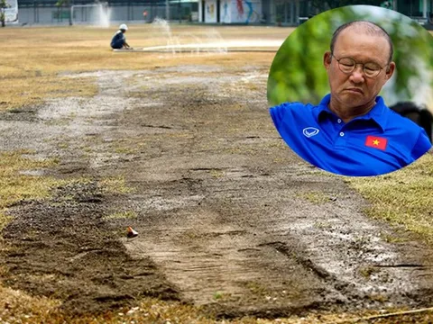 U23 Việt Nam "luyện công" trên mặt sân ruộng, chờ vinh quang ASIAD 2018