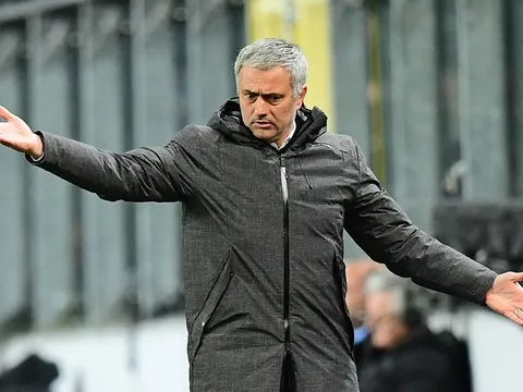 Đày ải De Gea, Mourinho có "âm mưu" riêng