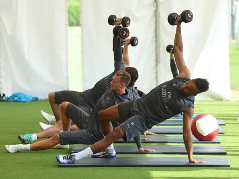 Đẩy tạ, hít xà đơn, Aubameyang làm tất cả để thành Vua phá lưới mùa tới