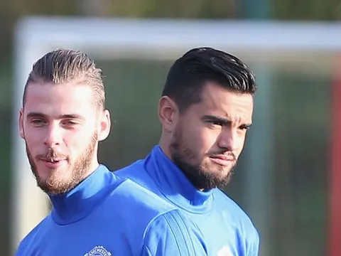 Mourinho chọn ra người bắt chính ở trận chung kết với Chelsea