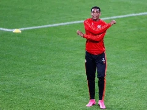 NÓNG: AC Milan muốn giải cứu 'nỗi thất vọng' của Man Utd