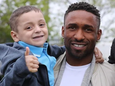 Defoe dự sinh nhật cậu bé ung thư Bradley Lowery