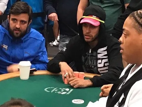 Đến Las Vegas, Neymar thử vận may tại sòng bạc