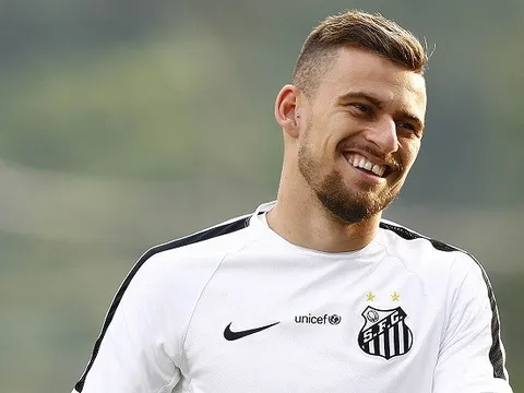Đến lượt Lucas Lima 'nổi loạn' để sớm đến Barca?