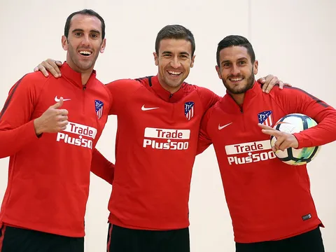 Đến Mexico, Atletico thử tài trên sân bóng rổ