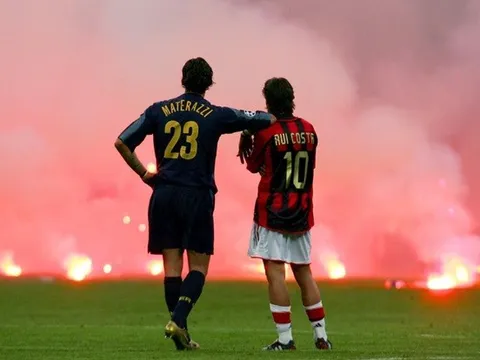 Derby Milan từng rực lửa thế này đây