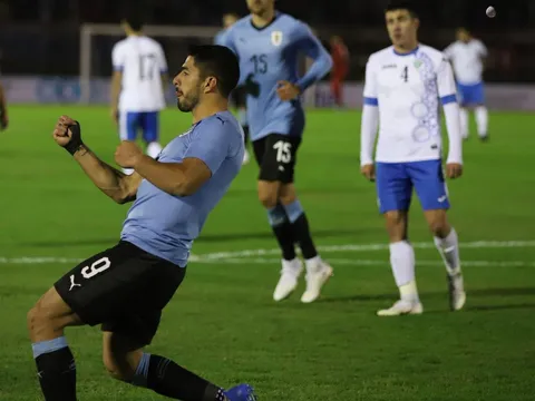 Suarez ghi bàn, Uruguay thắng đậm Uzbekistan