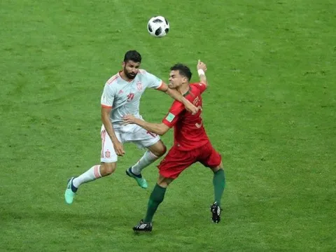 Diego Costa đi vào lịch sử với bàn thắng đầu tiên dùng VAR ở World Cup