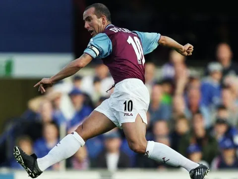 Di Canio - Ngôi sao đình đám một thời ở giải Ngoại hạng