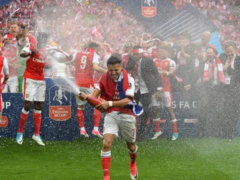 Điểm nhấn Arsenal mùa 2016/17: Từ nỗi thất vọng Top 4 tới kỷ lục FA Cup