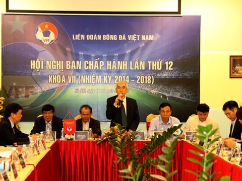 Điểm tin bóng đá Việt Nam tối 27/04: Nội bộ VFF vẫn chưa nhất trí việc bỏ tiêu chi bằng cử nhân