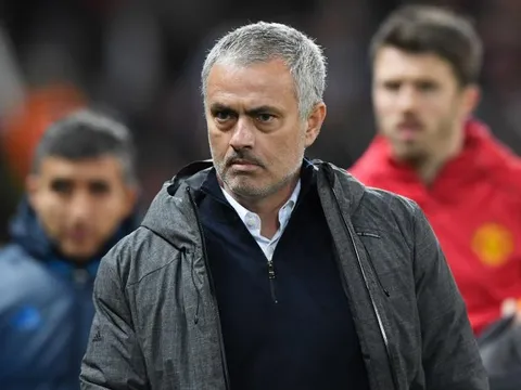 Điểm tin sáng 08/04: Mourinho ôm mộng mua tiền đạo giỏi; Barca tung chiêu đón Bellerin