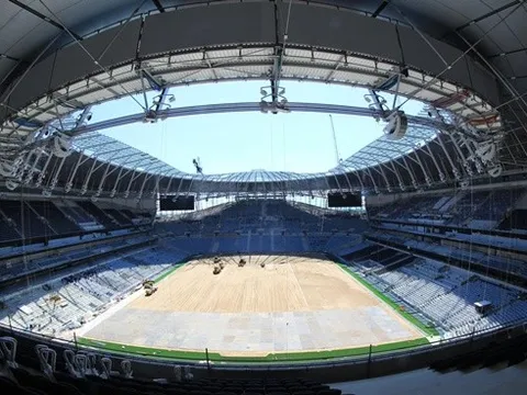 Tottenham mở cửa tham quan SVĐ mới: Hiện đại nhưng...