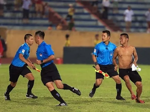 Để khán giả tấn công trọng tài, Nam Định bị treo sân