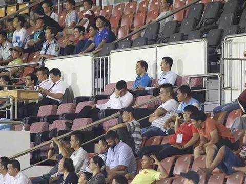 Đội bóng của Công Vinh: Cơn đau đầu vì tiền