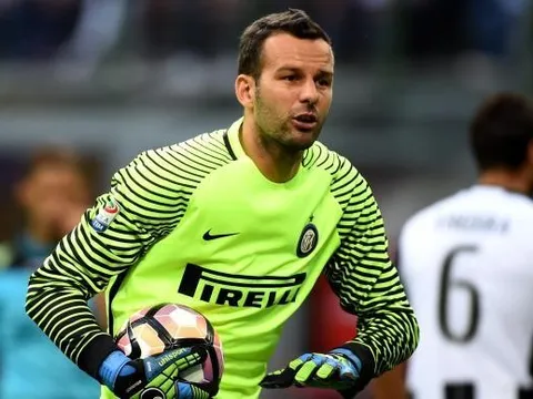 Đội hình kết hợp Milan - Inter: Icardi có cô đơn?