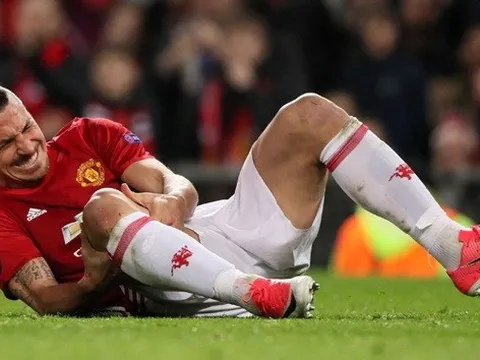 Đội hình ngôi sao Ngoại hạng Anh dính chấn thương đầu gối: Ibrahimovic lĩnh xướng