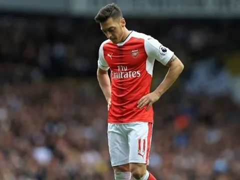 Đội hình tệ nhất vòng 35 NHA: 'Quỳ gối' trước Arsenal & Everton