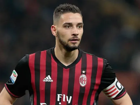 Đội nào cũng được, Milan chỉ không bán De Sciglio cho Juve