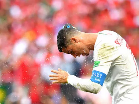 Đồng đội đá tệ, Ronaldo không một giây ngơi nghỉ