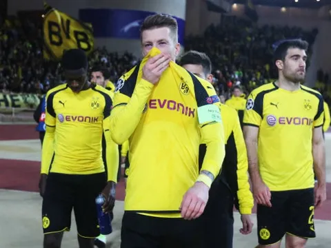 Dortmund bị loại, Reus gắng kiềm nước mắt tại Stade Louis II