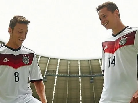 Draxler giúp PSG chèo kéo Oezil