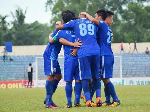 "Tiểu Huỳnh Đức" tỏa sáng, Quảng Nam FC thắng dễ Nam Định
