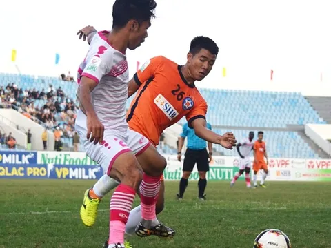 Minh Phương khiến Tài Em bất ngờ khi để Đức Chinh đá chính