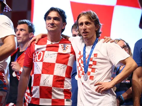ĐT Croatia quyên góp tiền thưởng cho trẻ em