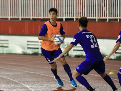 ĐT Việt Nam đang cạnh tranh mạnh mẽ ở hàng thủ