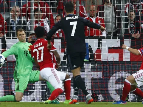 Dư âm Bayern 1-2 Real: Còn may cho Hùm xám