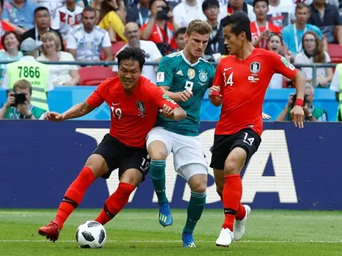 CĐV Đức phẫn nộ khi đội nhà trở thành cựu vô địch World Cup