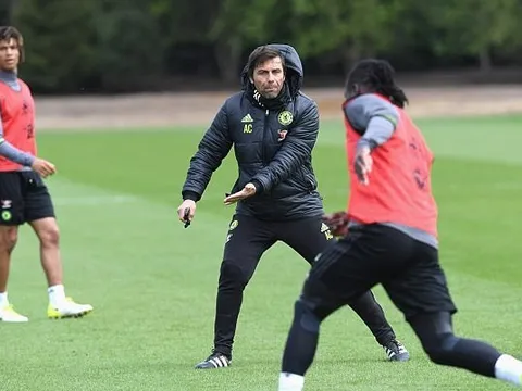 Dùng đội hình 2 đấu Arsenal, Mourinho được Conte "tiếp sức"