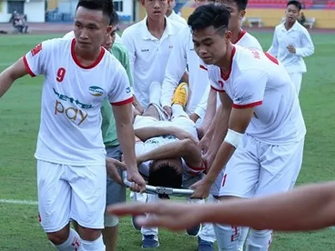 Dương Văn Hào đóng đinh xương mác, chờ xử lý dây chằng cổ chân