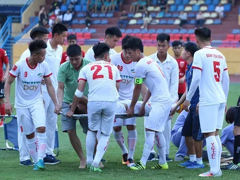 Dương Văn Hào gãy chân, "sếp" Viettel tố Long An chơi đòn triệt hạ