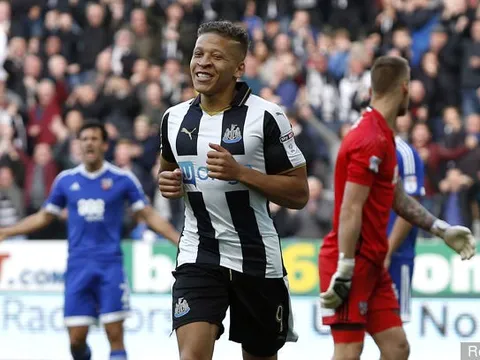 Dwight Gayle - Siêu tiền đạo của Newcastle