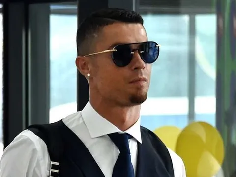 Dybala, Khedira phản ứng thế nào khi Ronaldo đến Juventus?